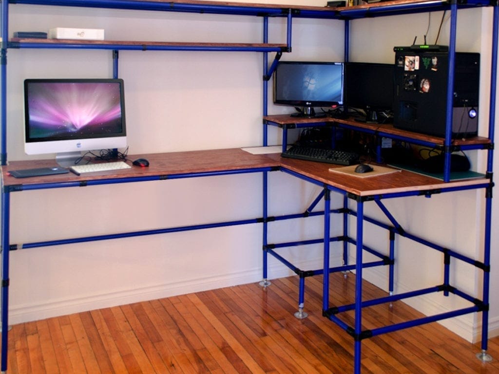 15+ Easy DIY Gaming Desk Ideas for Streamers & Gamers