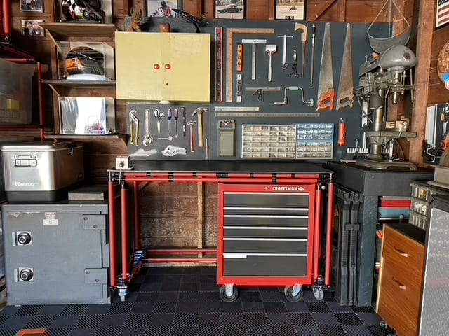 garage organization ideas - DIY rolling workbench