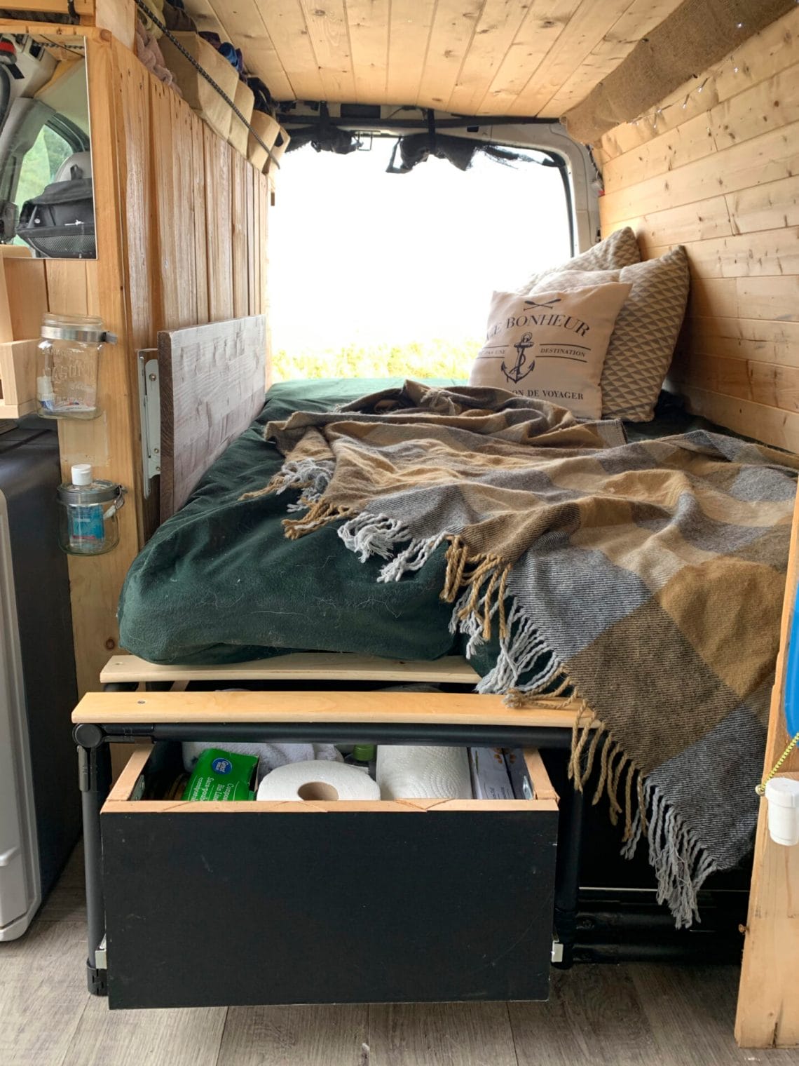 Sofa-lit fait maison pour van