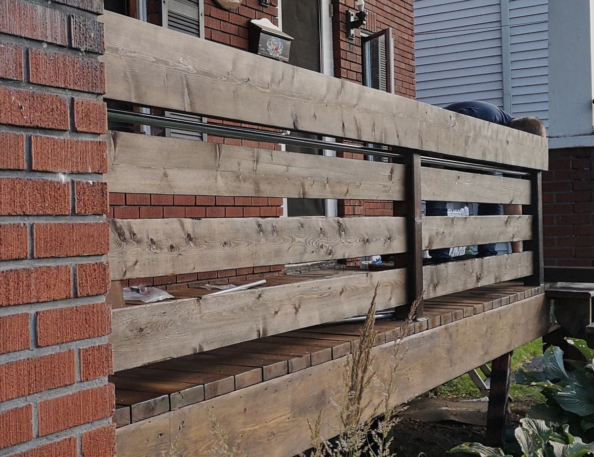 exterior porch railing