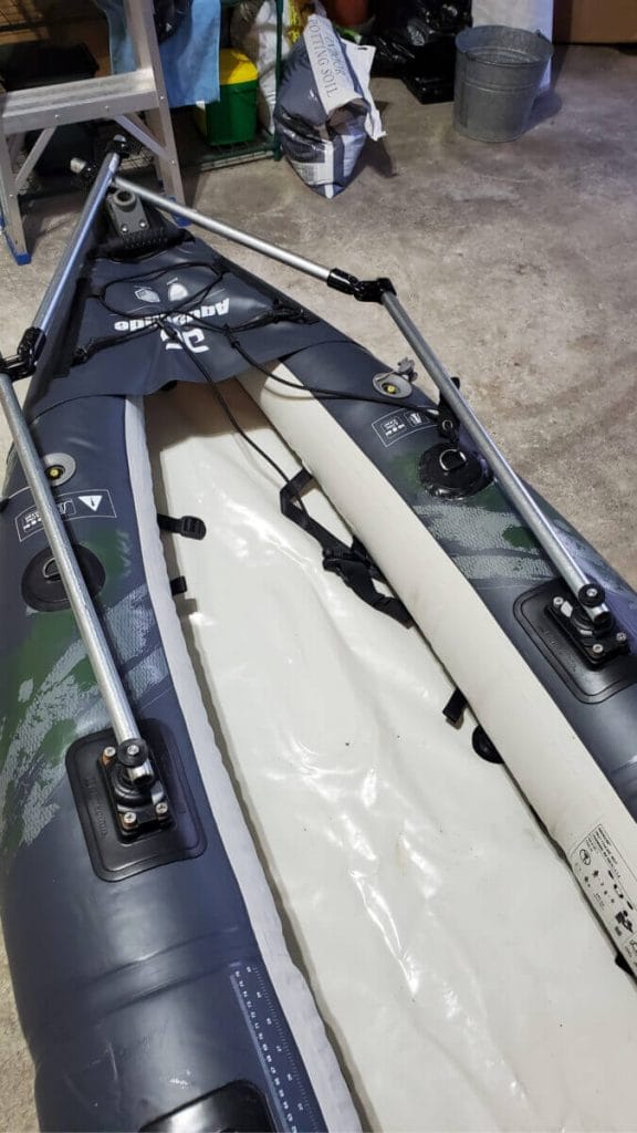 Stern motor mount for inflatable kayak