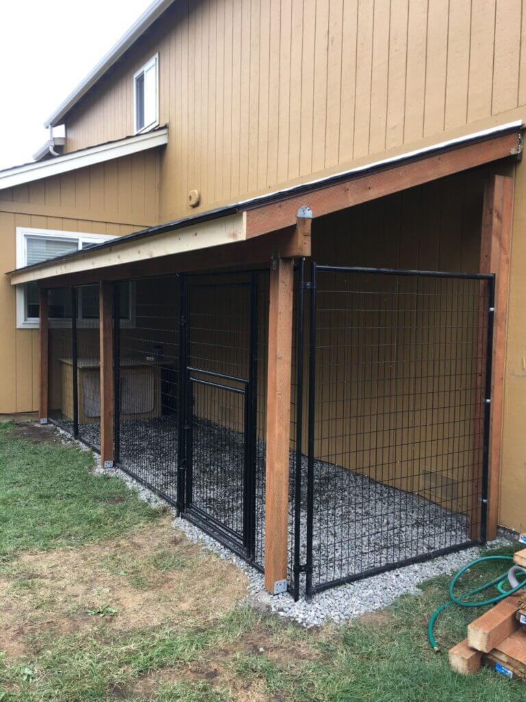 enclos DIY pour chien avec toit